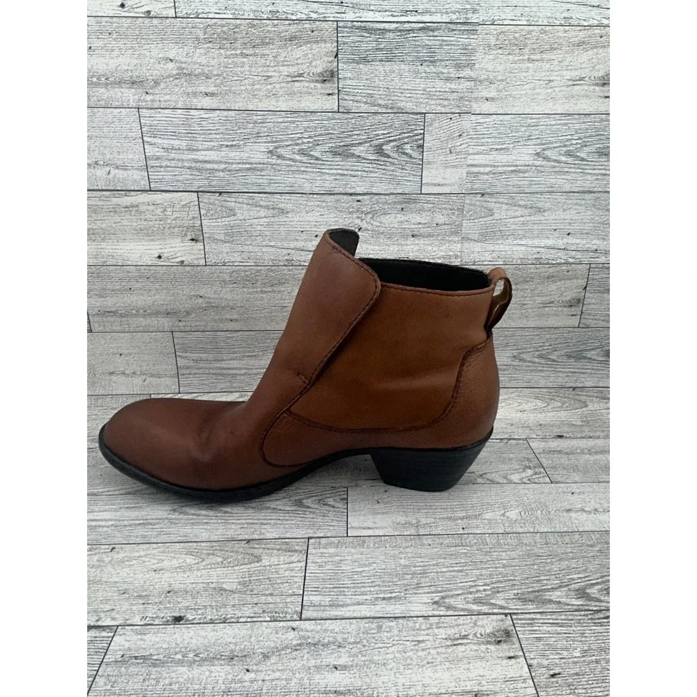 Born Brown Leather Ankle Boots Womens 9.5 M/W‎ Casual Western Heel Comfort Shoes